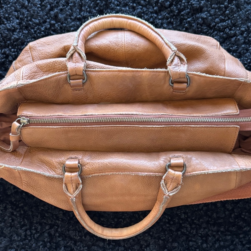 Leslie Leather Tote - Picture 7 of 12